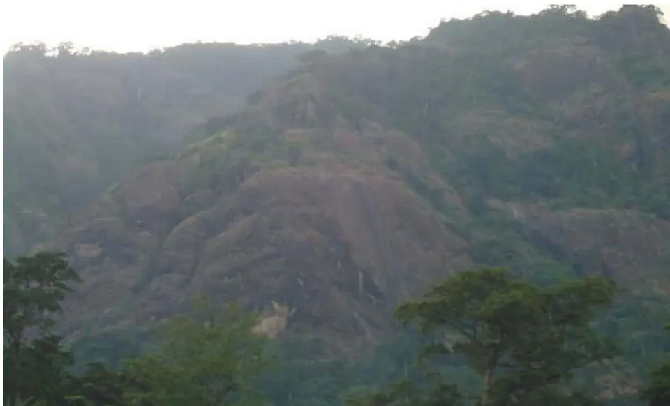 Figure 3: A sketch showing the main factors that determine channel morphology (Ibisate et al. 2011) Plate 1: Field photograph of massive charnockitic rocks at Buanchor hills before the rockfalls and rockslides