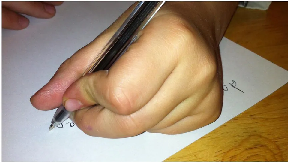 Figure 7b: Shows Ben's penhold and paper position
