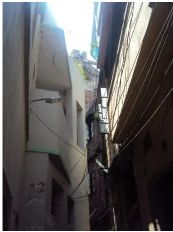 Figure 34: Very close juxtaposition of buildings