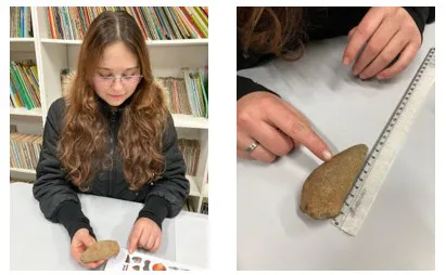 A estudante Thais Maria Soares Klipel, do 3ºano do Ensino Médio, apresenta o artefato arqueológico, que ela localizou na propriedade da sua familia, na linha “Flor da Serra”, no distrito de Irakitan. No interior do município de Tangará.SC. BR.