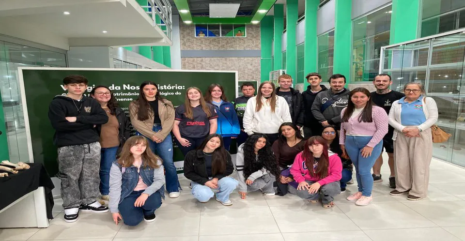 O s alunos em um dia de estudo na UNOES- Joaçaba. SC. BR.