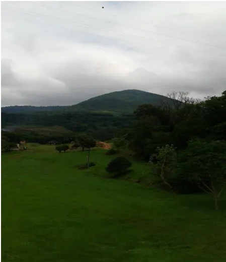 Imagem do Morro Agudo, atualmente utilizado para praticar o voo livre na região.