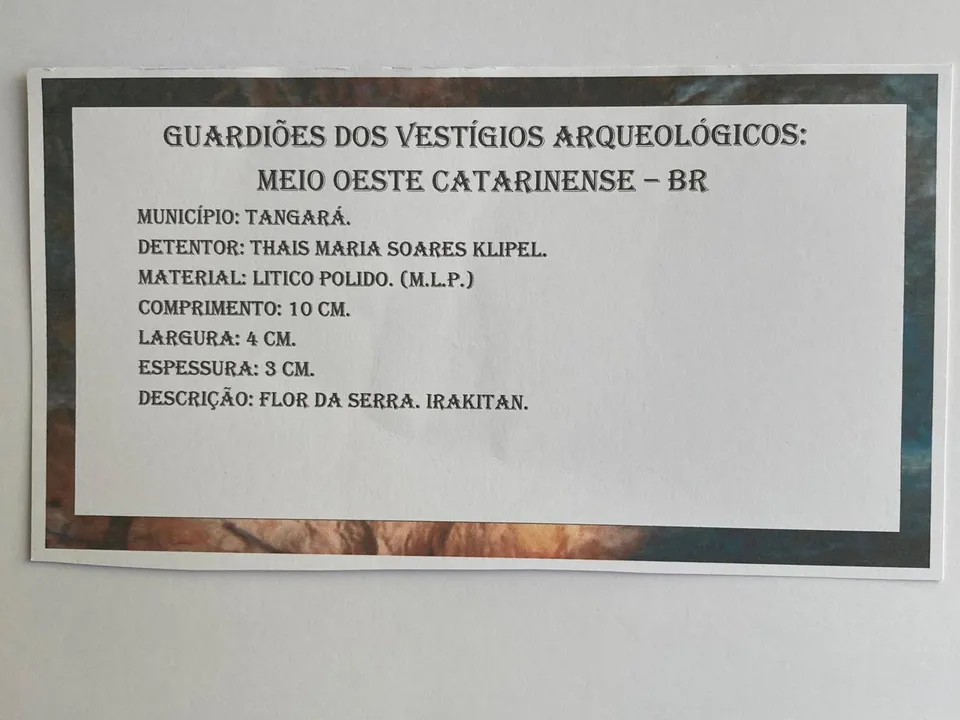 Depois de catalogadas os vestígios arqueológicos, eles são entregues ao Guardião, que será o responsável de pretegê-lo. Também está sendo feito um “Livro Tombo”, onde consta a imagem do “guardador”, e uma cópia do certificado de cada artefato catalogado. Como por exemplo, a aluna Thais Maria Soares Klipel.