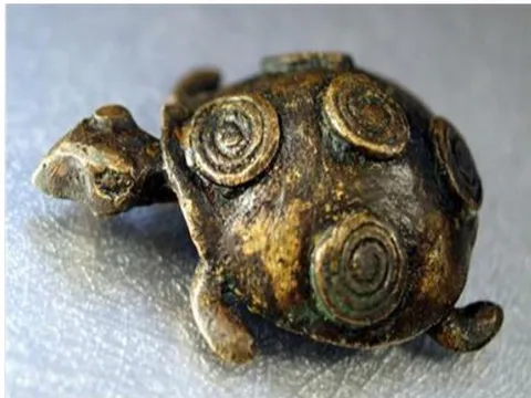 Figure 8: Akan gold-weight, Tortoise "Akyekyede3". Image size: 159 × 244