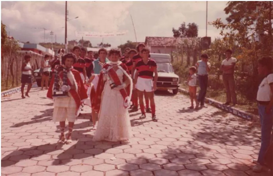Fig. 3: Desfile dos times de futebol realizado na década de 80 do século XX.