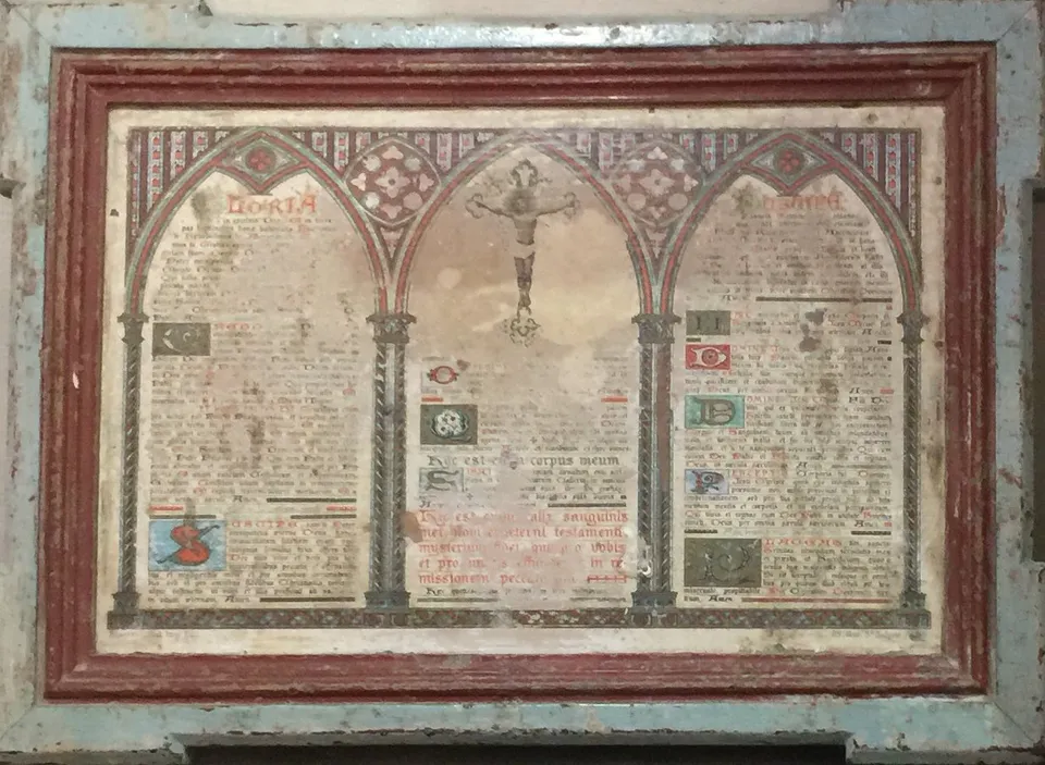 Tríptico de sacras litúrgicas para la consagración en el altar